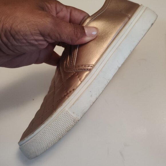 Weeboo Quilted Rose Gold Slip On Sneakers Loafer Women Size 9 Faux leather FLAW - Picture 13 of 15